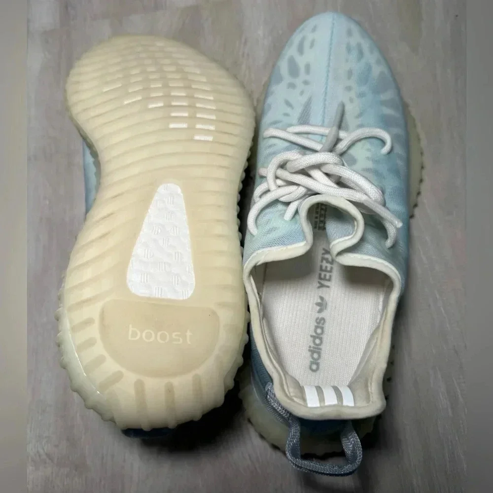 Adidas Yeezy Boost 350 V2 Mono Ice Mens 8 Light Blue GW2869 Excellent Sneakers